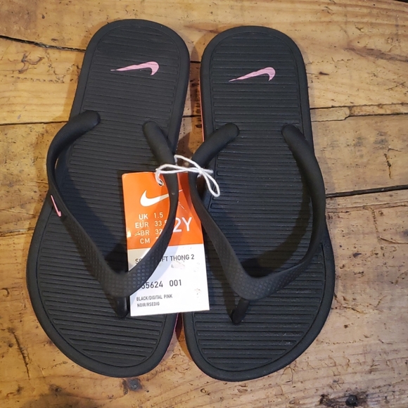 solarsoft thong 2 nike